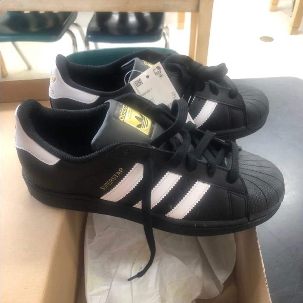Adidas Superstar 3 shoes SIZE 7 youth (big kid)